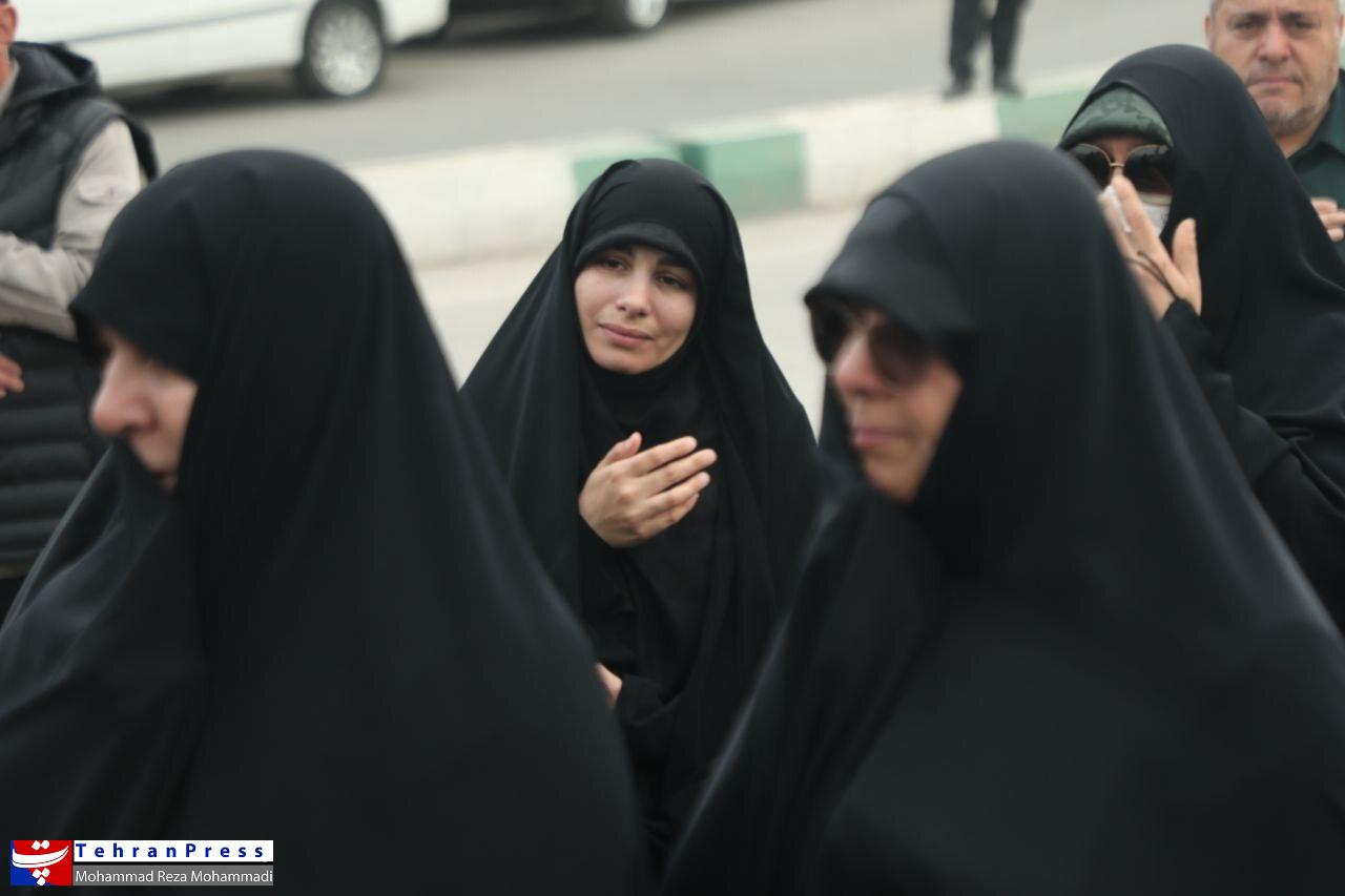 عکس| تشییع پیکر مادر جاویدالاثر حاج احمد متوسلیان در گلزار شهدای تهران