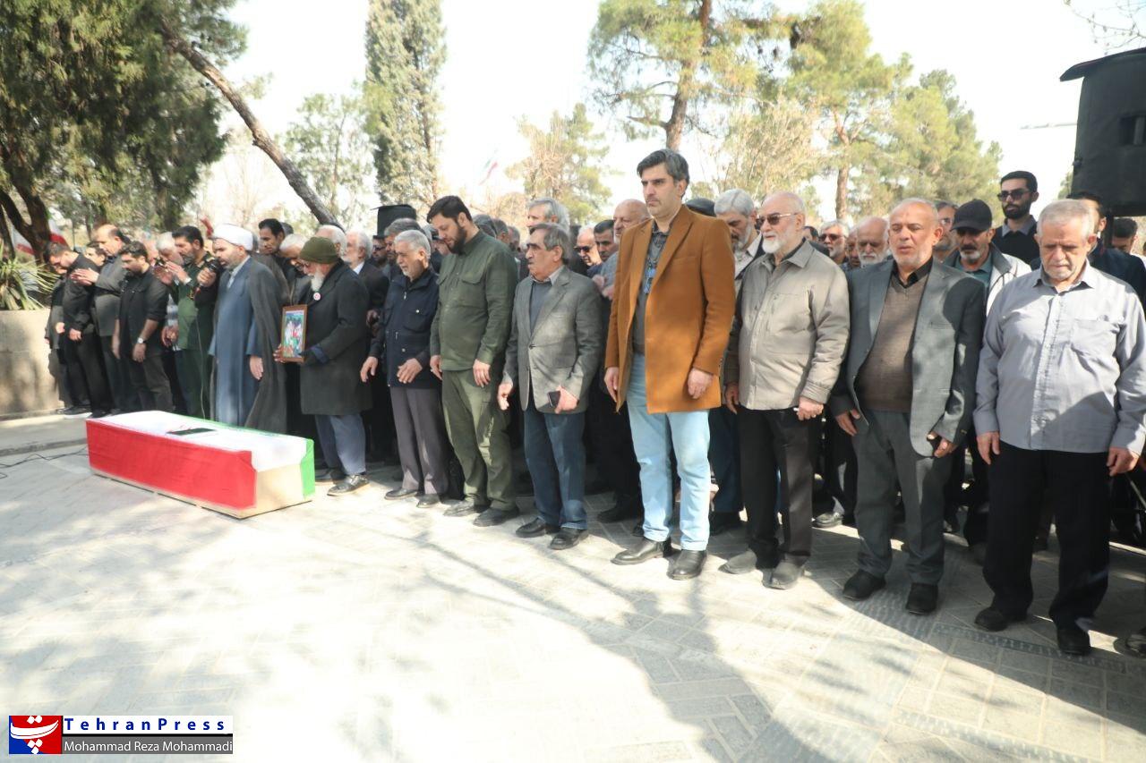 عکس| تشییع پیکر مادر جاویدالاثر حاج احمد متوسلیان در گلزار شهدای تهران