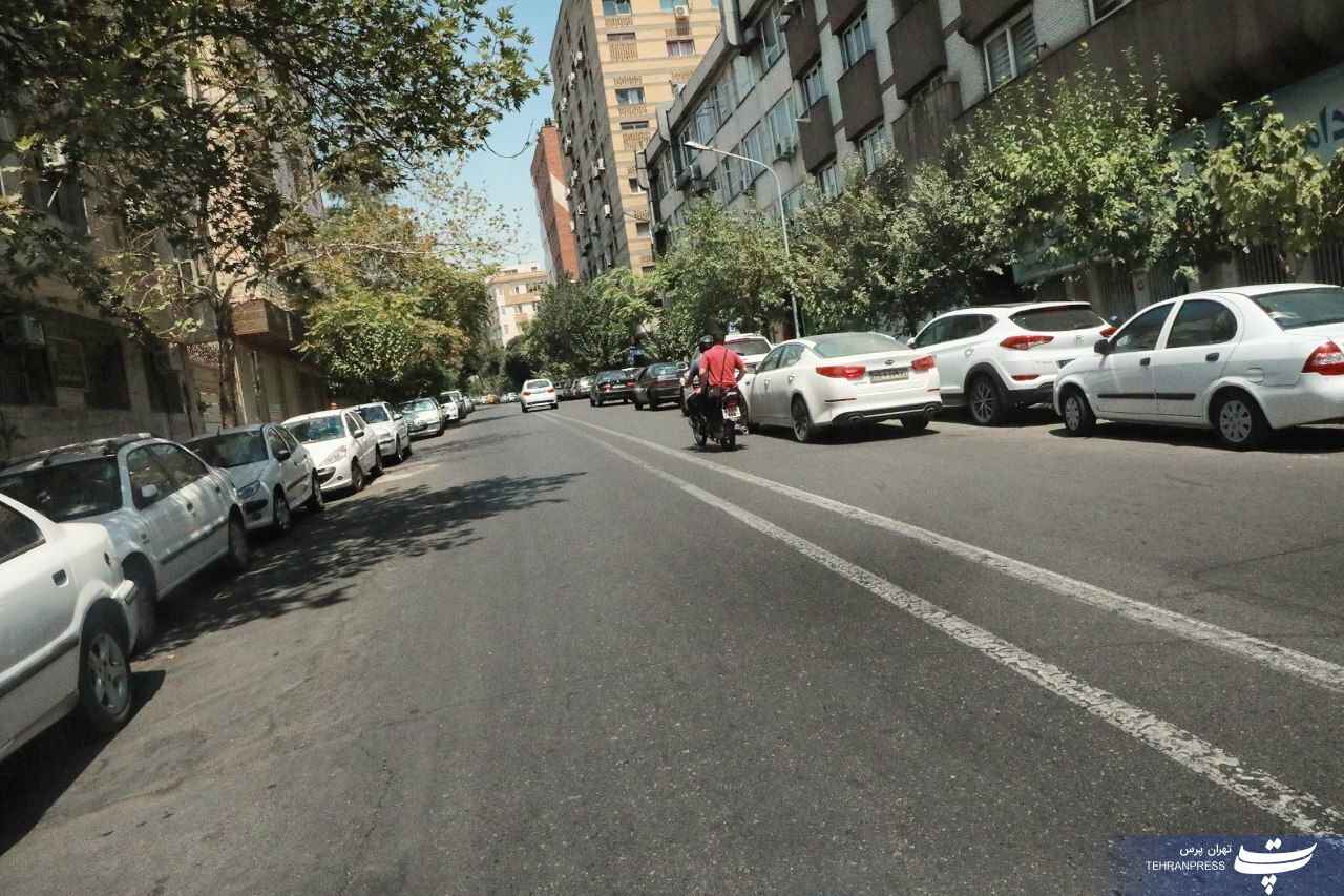 معضل «نبود جای پارک خودرو» در تهران معضل «نبود جای پارک خودرو» در تهران