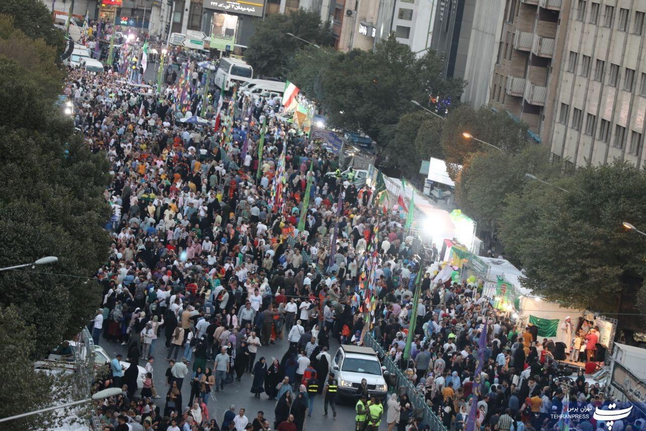 جشن بزرگ «پیامبر مهربانی» در پایتخت برگزار شد جشن بزرگ «پیامبر مهربانی» در پایتخت برگزار شد