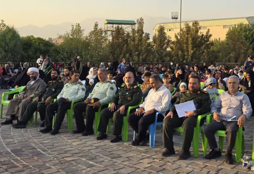 مدیران جهادگر تهران در محله شهید هرندی تجلیل شدند مدیران جهادگر تهران در محله شهید هرندی تجلیل شدند