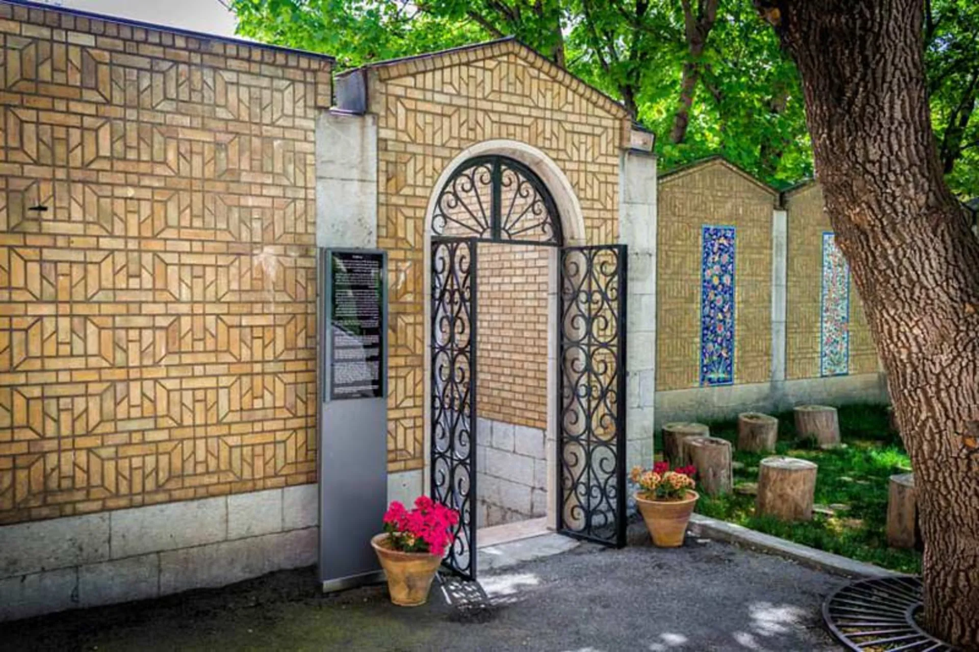 گنجینه شگفتیهای هنری در موزه جهاننما گنجینه شگفتیهای هنری در موزه جهاننما