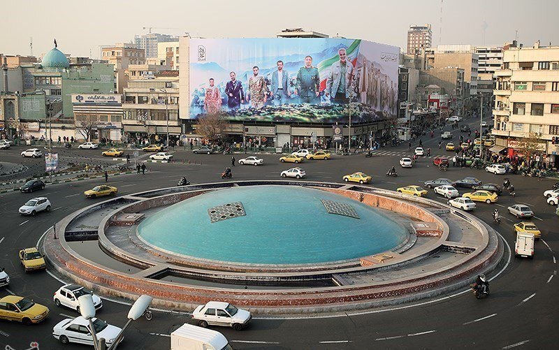 میدان انقلاب؛ میدان رویش حماسه ها در تهران میدان انقلاب؛ میدان رویش حماسه ها در تهران