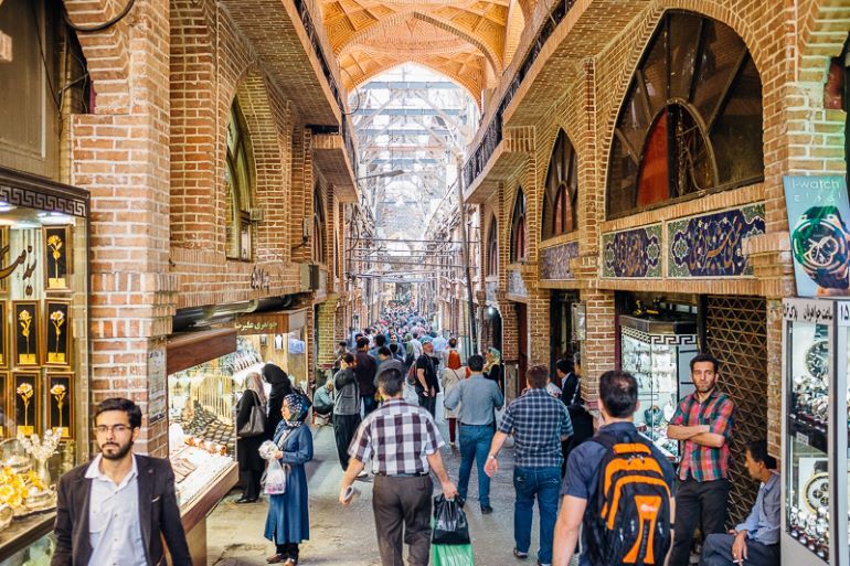 بازار بزرگ تهران؛ هم فال و هم تماشا