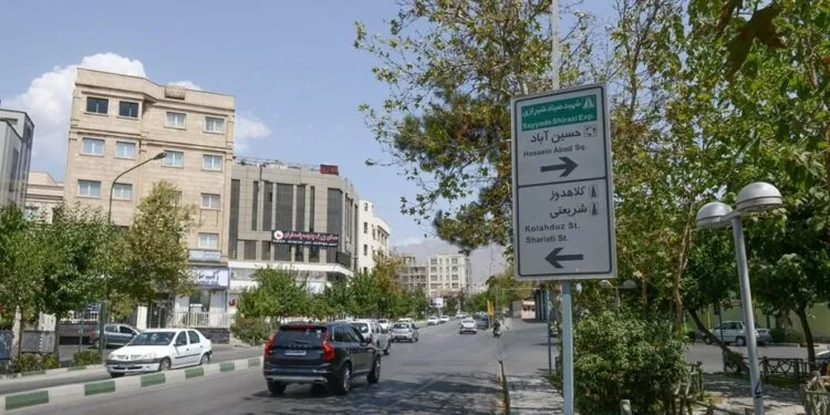 محله حسین آباد؛ همزیستی دلنشین سنت و مدرنیته محله حسین آباد؛ همزیستی دلنشین سنت و مدرنیته