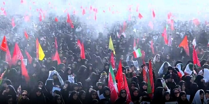 برگزاری مراسم وداع با آقای شهید ایران در مصلای امام خمینی (ره) برگزاری مراسم وداع با آقای شهید ایران در مصلای امام خمینی (ره)