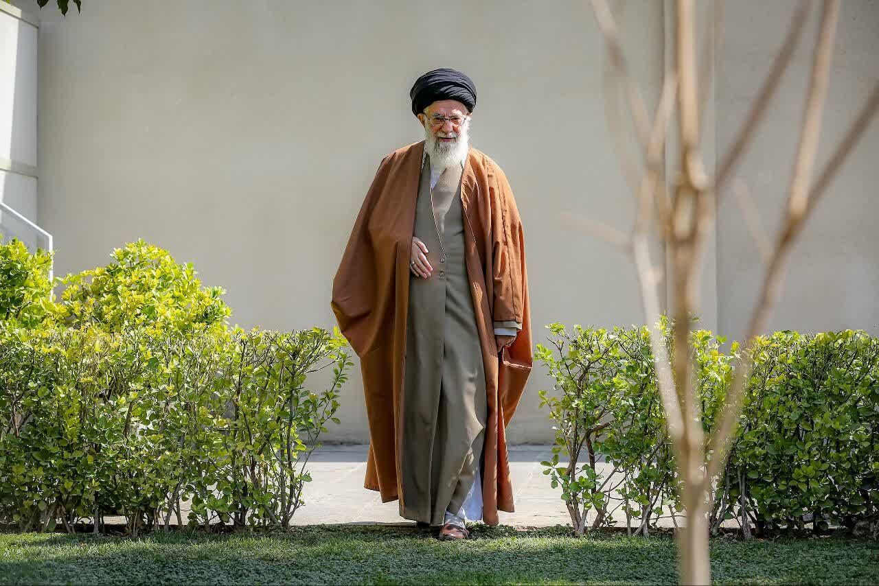 شکوه امت در وداع حماسی با رهبر شهید شکوه امت در وداع حماسی با رهبر شهید