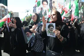 استمرار حضور حماسی تهرانی‌ها در خیابان‌ها