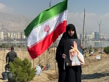 کاشتن درخت تهرانی‌ها به یاد رهبر شهیدشان