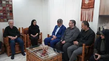 تجلیل شهردار از خانواده شهید کادر درمان در جنگ