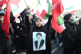 بیعت حماسی تهرانی‌ها با آیت‌الله سید مجتبی خامنه‌ای