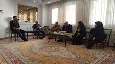 دیدار معاون تعاون و امور اجتماعی بنیاد شهید و امور ایثارگران با خانواده شهدای اغتشاشات