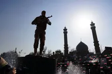 رونمایی از تندیس «سرباز وطن»؛ درمنطقه ۱۴ تهران
