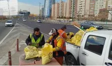جای گذاری کیسه‌های شن و نمک در معابر شهر