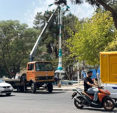 بهبود روشنایی میادین و بوستان‌های منطقه ۸ تهران