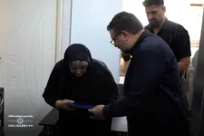 تکریم خانواده شهید جنگ تحمیلی سوم در منطقه ۸