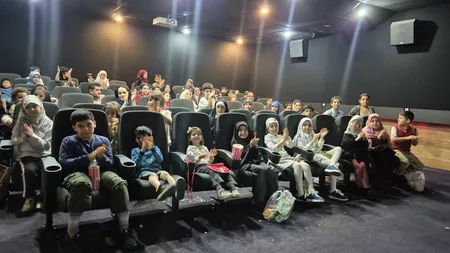 اکران فیلم برای کودکان و خانواده‌های محله حر
