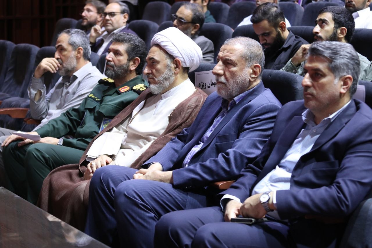 عکس| رونمایی از تازه‌ترین آثار انتشارات ۲۷ بعثت