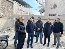 بازدید معاون خدمات شهری از محل اصابت موشک