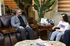 دیدار شهردار منطقه ۱۷ با نیکا نعمتی، قهرمان چرتکه
