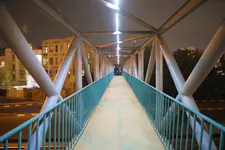 تکمیل ۱۶ پل عابر پیاده در منطقه ۱۹