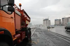 فعالیت ۳۳ دستگاه ماشین برف‌روبی در منطقه ۲۲