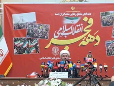 مردم ایران همواره ایستاده‌اند