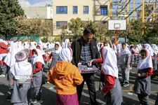 توزیع شیر و غربالگری چاقی در مدارس ابتدایی