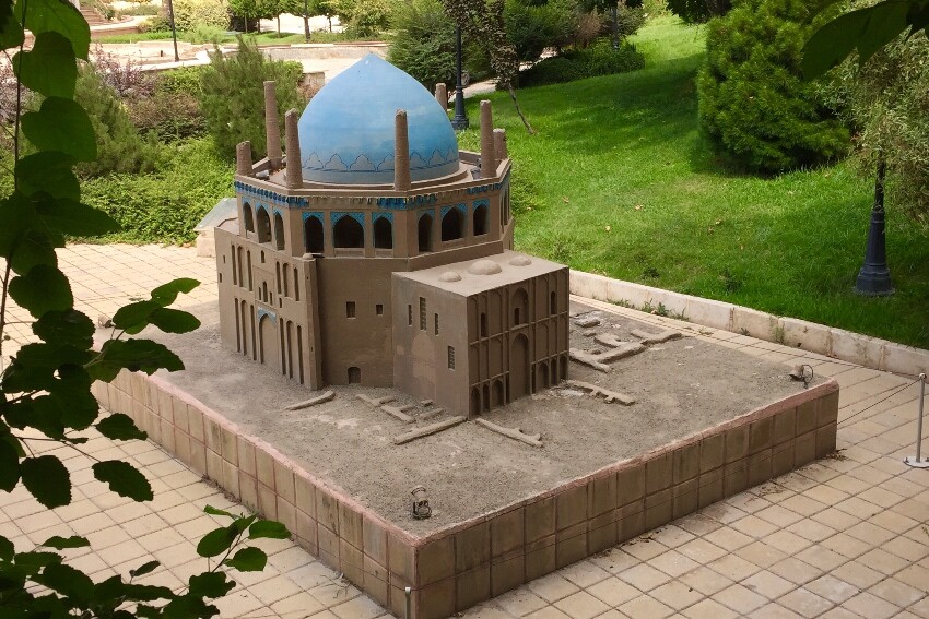 باغ موزه مینیاتور؛ روایتی کوچک از ایران بزرگ باغ موزه مینیاتور؛ روایتی کوچک از ایران بزرگ