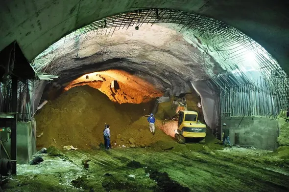 عملیات حفاری برای طولانیترین خط مترو تهران عملیات حفاری برای طولانیترین خط مترو تهران