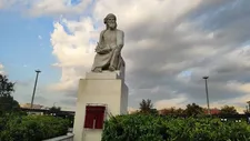 رونمایی از تندیس مولانا در میدان محمدیه