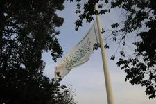 اهتراز بزرگترین پرچم غدیر در  عباس‌آباد تهران