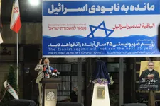 باید راه مقاومت و استقامت شهدا را ادامه دهیم