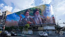 دیوارنگاره از نام علی مدد گرفتیم در چهارراه جمهوری
