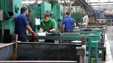 کارگران سایپا زر؛ از خط تولید تا خط مقدم خدمت