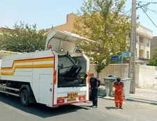 شستشوی مکانیزه مخازن پسماند در معابر اجرا شد
